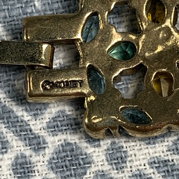 Monet bracelet gold tone, multi color faceted stones (1 missing) - Picture 10 of 15